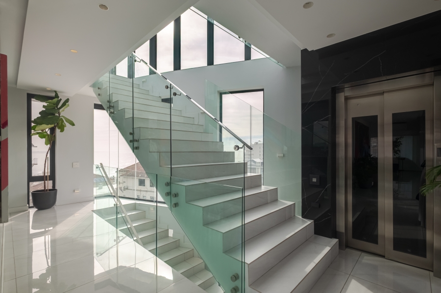 6 Bedroom Property for Sale in Bantry Bay Western Cape
